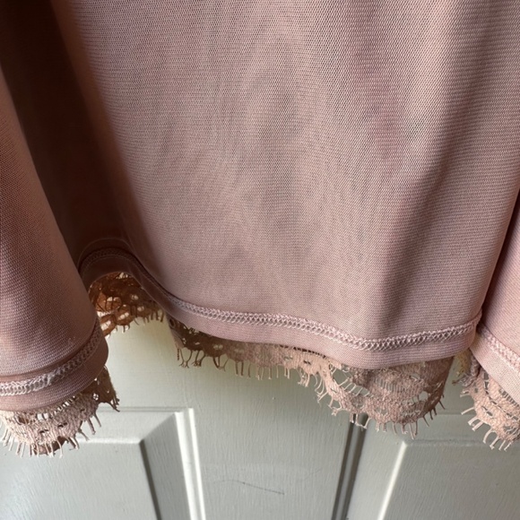 White House Black Market Lace Cold Shoulder 3/4 Sleeve Blush Rose Blouse.Size S - Picture 14 of 16
